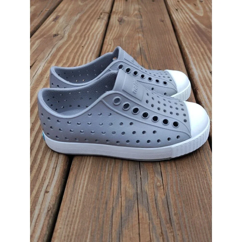 Native Gray Jefferson Slip-On Water Shoes Sneakers Size 8 Kids